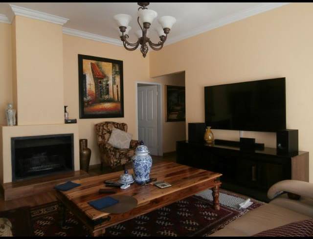 4 BEDROOM HOUSE FOR SALE IN OAKDENE